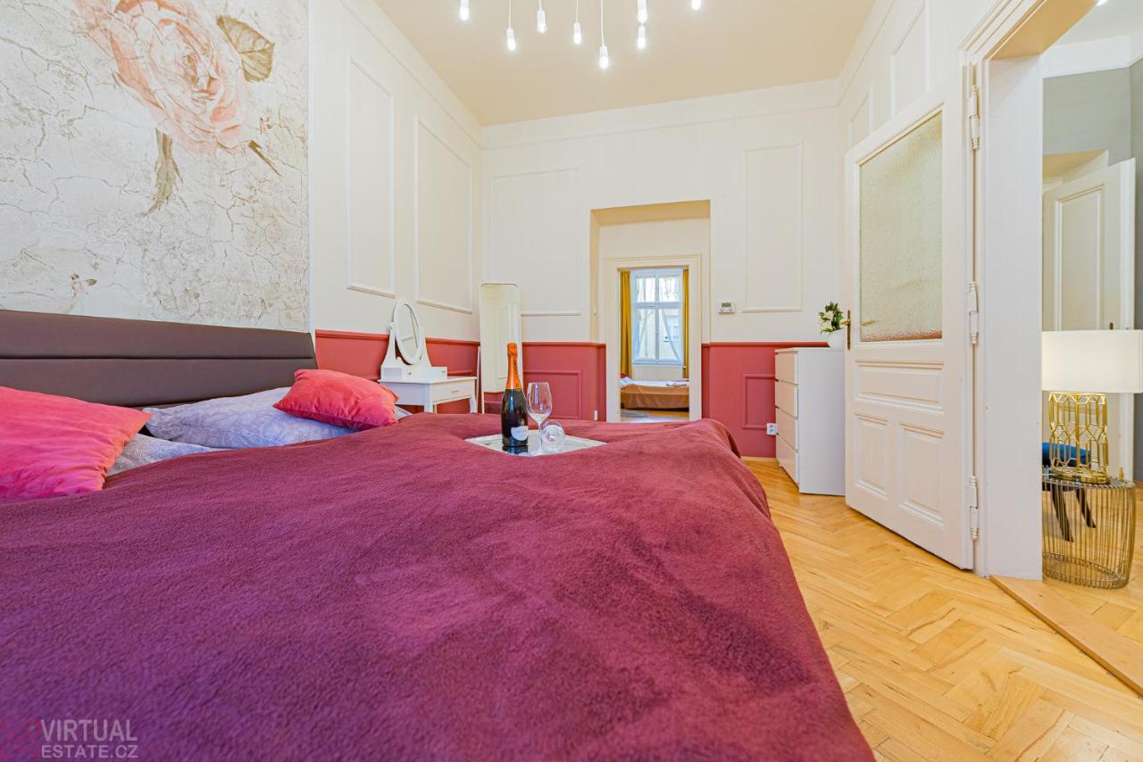 Colorful Wenceslas Square Apartment Πράγα Εξωτερικό φωτογραφία