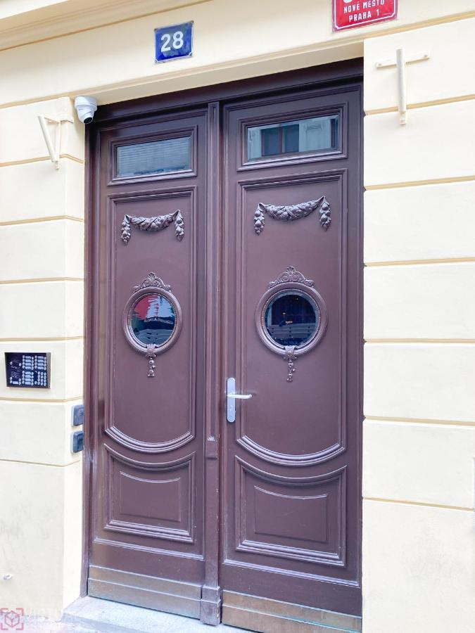 Colorful Wenceslas Square Apartment Πράγα Εξωτερικό φωτογραφία