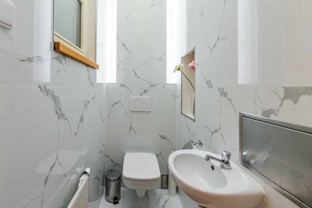 Colorful Wenceslas Square Apartment Πράγα Εξωτερικό φωτογραφία